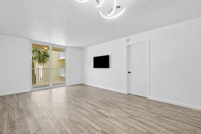 Building Photo - 2929 S Ocean Blvd