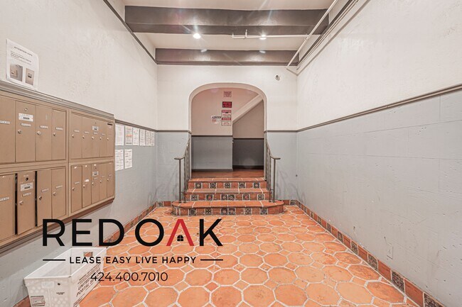 Foto del edificio - 706 N St Andrews Pl