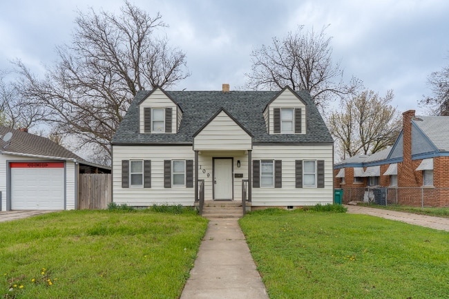 Building Photo - 1109 SW 26th St