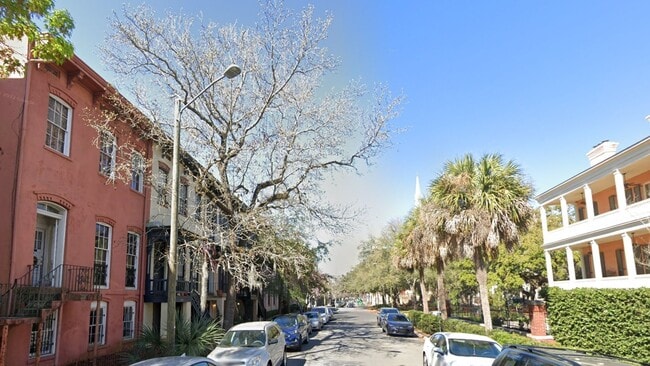 Foto del edificio - 229 E Gordon St