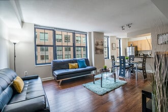 Building Photo - 301-499-499 S President St
