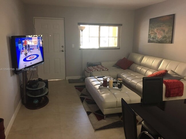 Foto del edificio - 8250 SW 149th Ct
