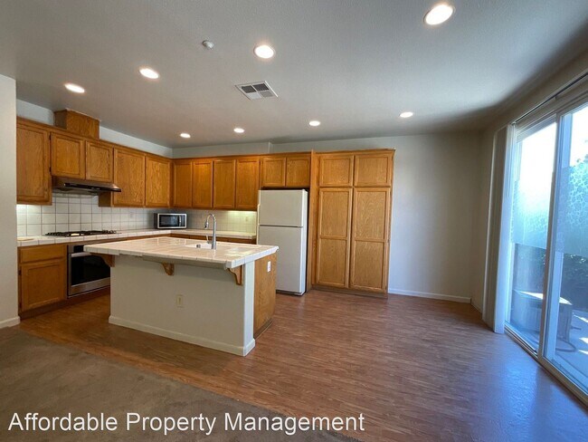 Building Photo - 4 br, 3 bath House - 119 Mahogany Lane
