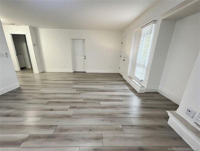 Foto del edificio - 808 SW 33rd St