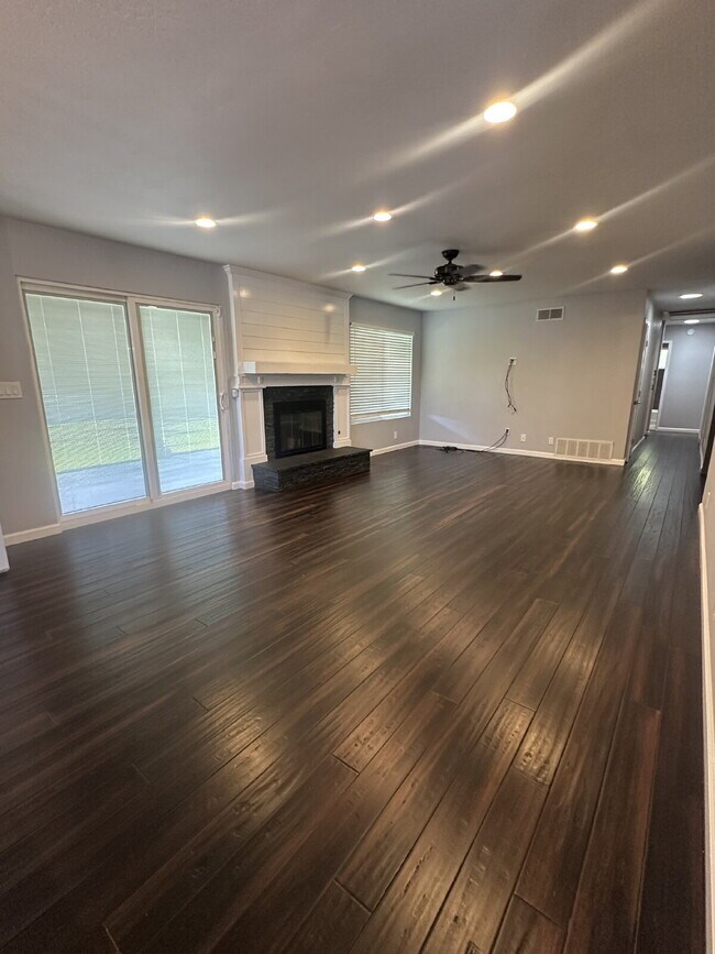 Foto del edificio - $5,250 - 4 Bed / 3 Bath Remodeled House in El Cajon