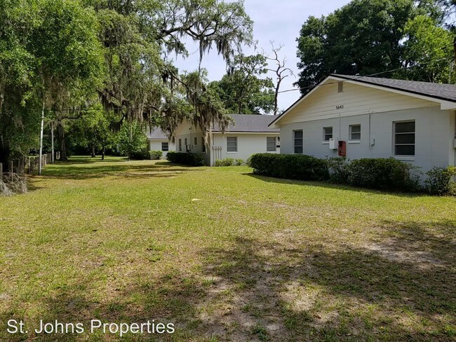 Foto del edificio - 5643 Merrill Rd