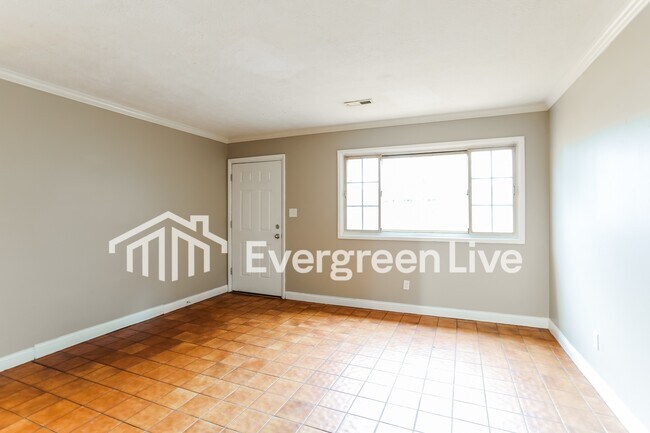 Foto del edificio - 5336 Mapleridge Dr