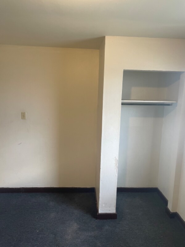 Primary Photo - 327 Starrett Rd