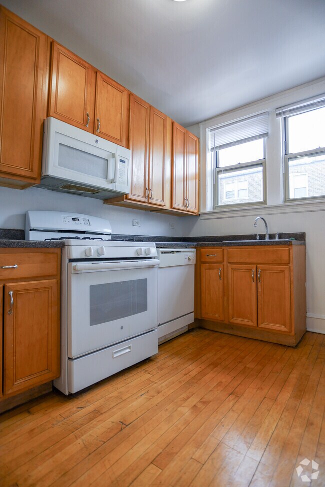 Building Photo - 2234 W Farwell Ave