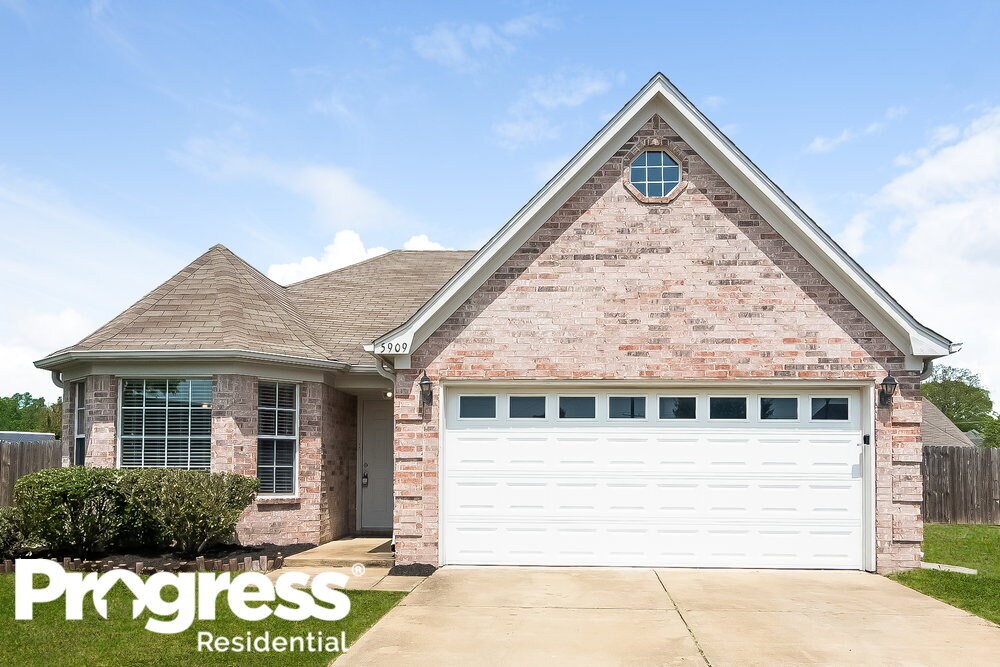 5909 Carrel Cove, Southaven, MS 38671 House for Rent in Southaven, MS