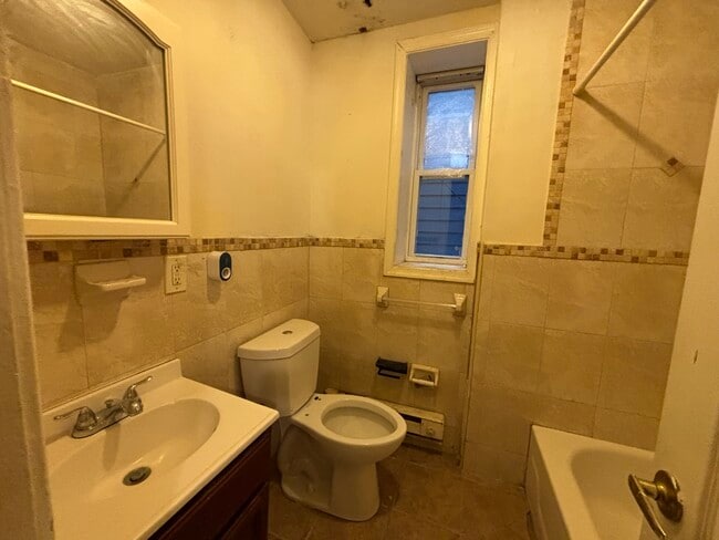 Foto del edificio - 5902 Madison St