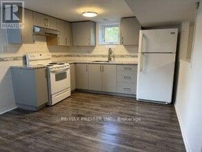 Building Photo - 404 Rustic Rd