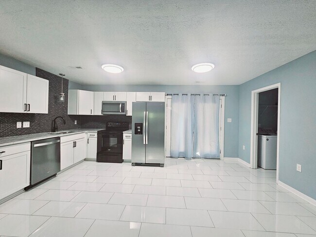 Foto del edificio - 6441 Rutherglen Dr