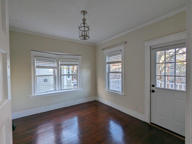 Foto del edificio - 98 Highland Rd