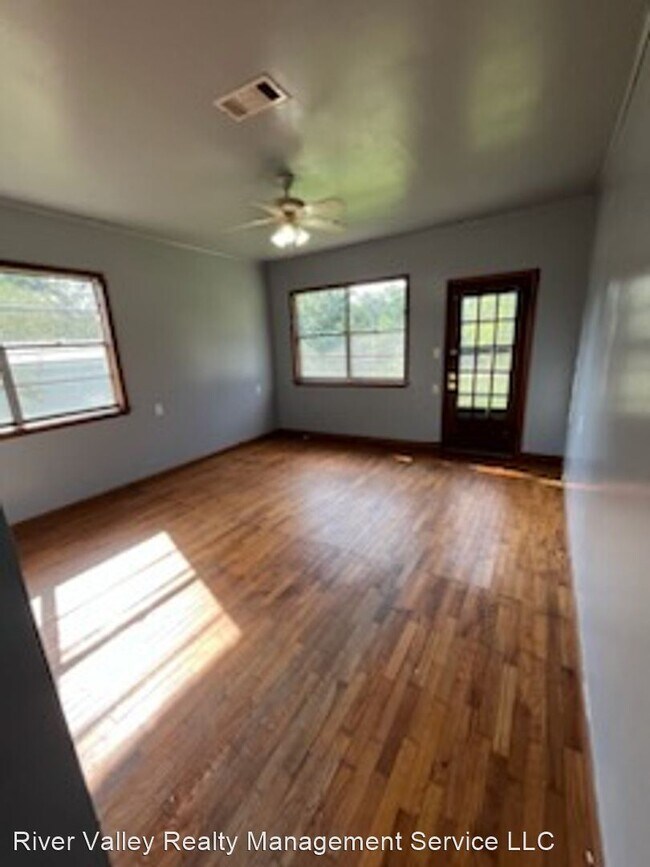 4 br, 2 bath House 61 Wood ST House Rental in New Blaine, AR