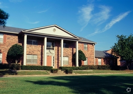 Foto del edificio - Camelot Manor