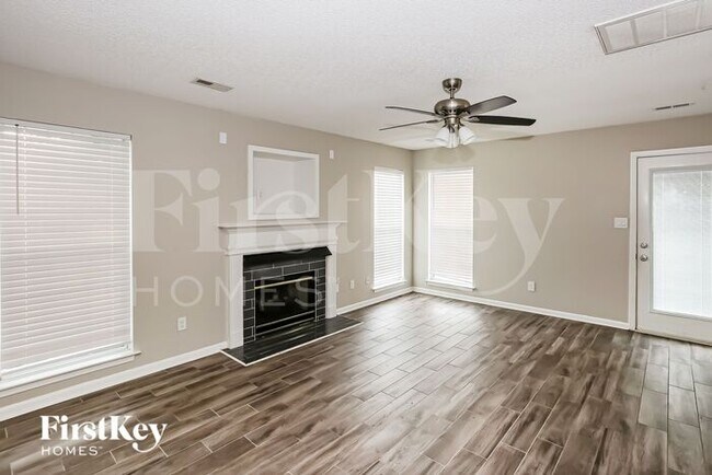 Foto del edificio - 5108 Timbertop Lane