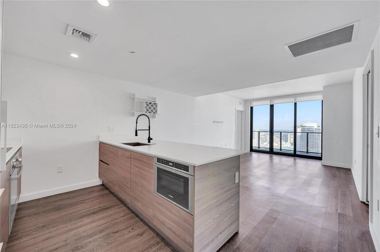 Foto principal - 1300 S Miami Ave