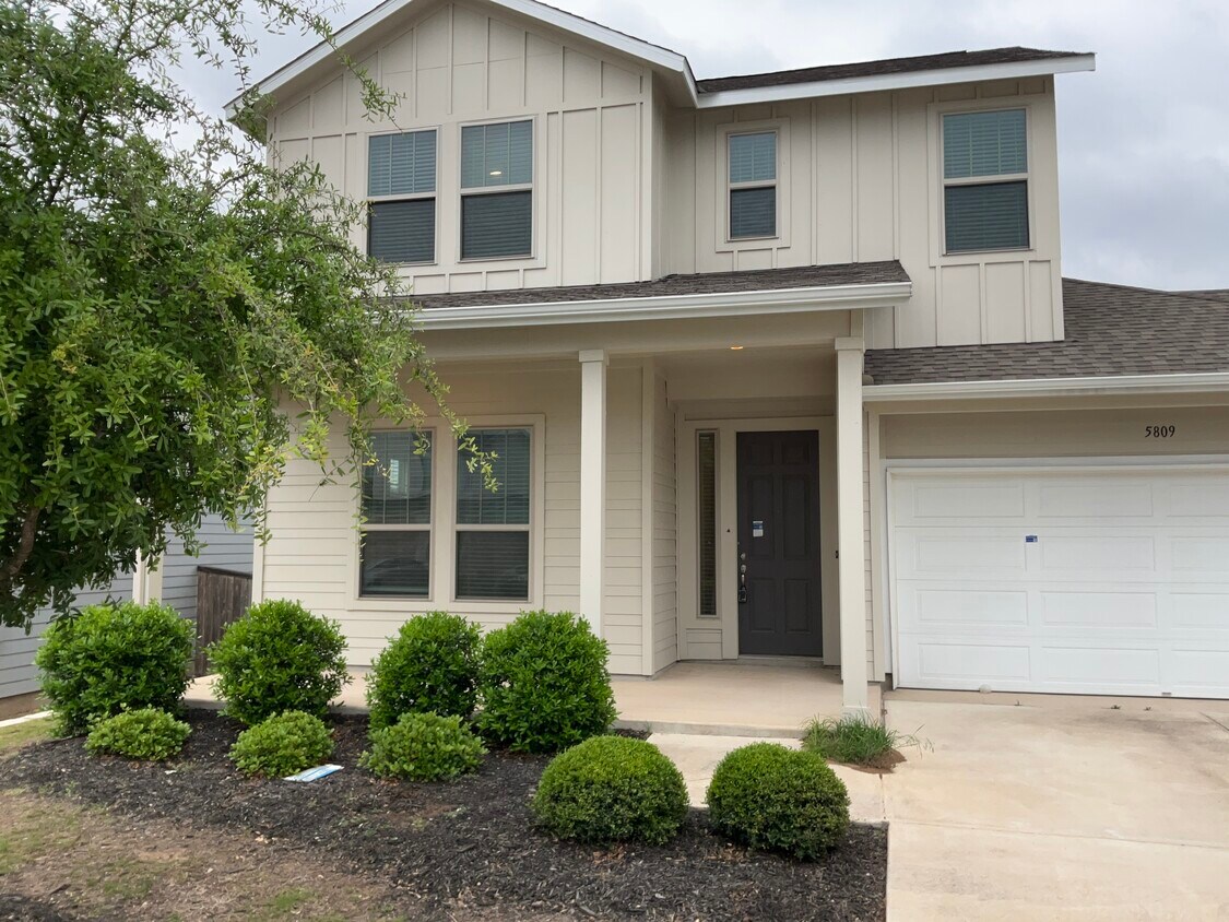 Foto principal - 5809 Kara Drive