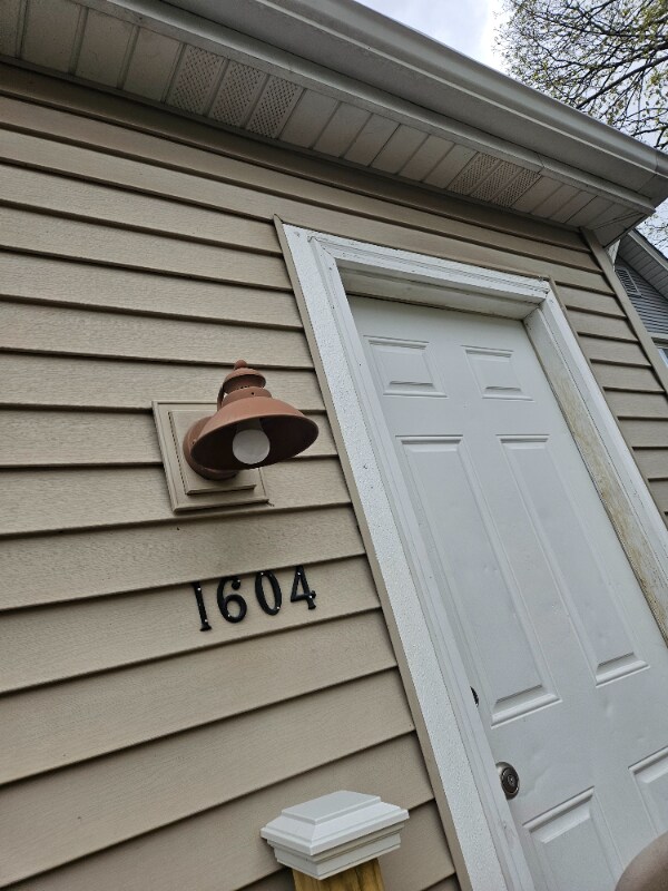 Building Photo - 1604 Coleman Ave