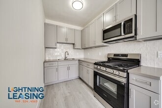 Building Photo - 402 N Coronado St