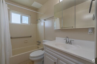 2BR, 1BA - 700SF - Bathroom - Sunrise Apartments