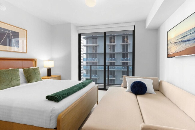 Building Photo - 11 NE 6th St