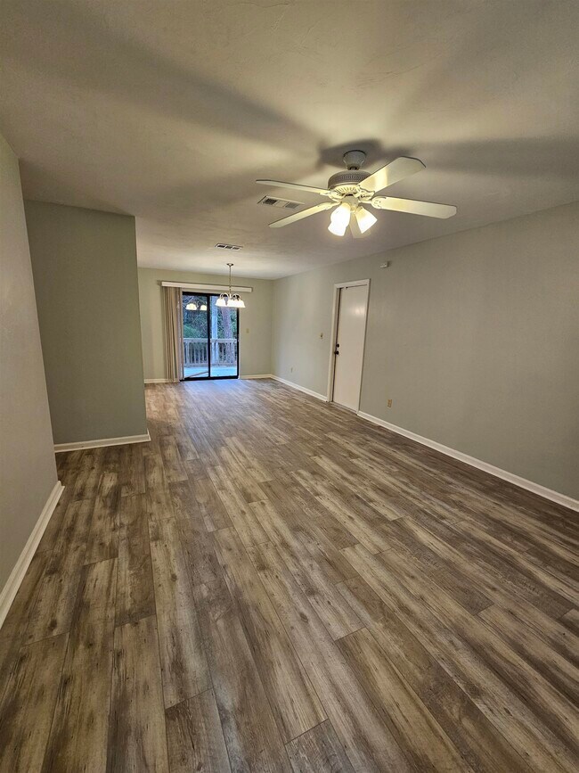 Foto del edificio - 8224 Hunters Ridge Trail