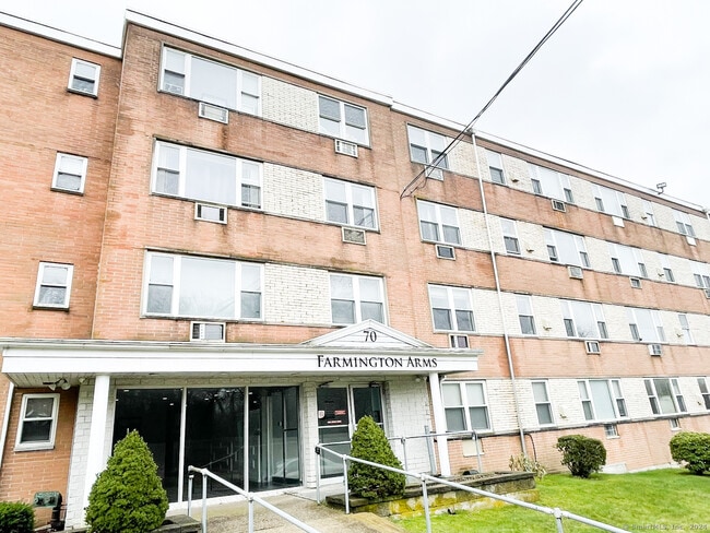 Building Photo - 70 Farmington Ave