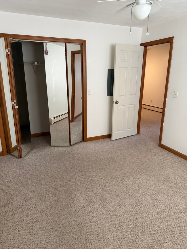 Foto del edificio - 2008 Mineral Spring Ave