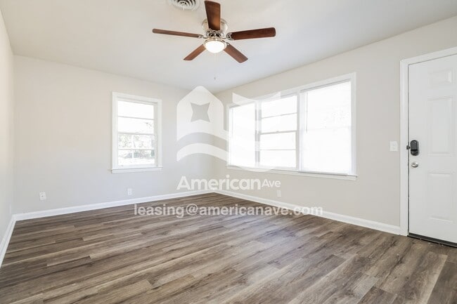 Building Photo - 917 Patricia Dr