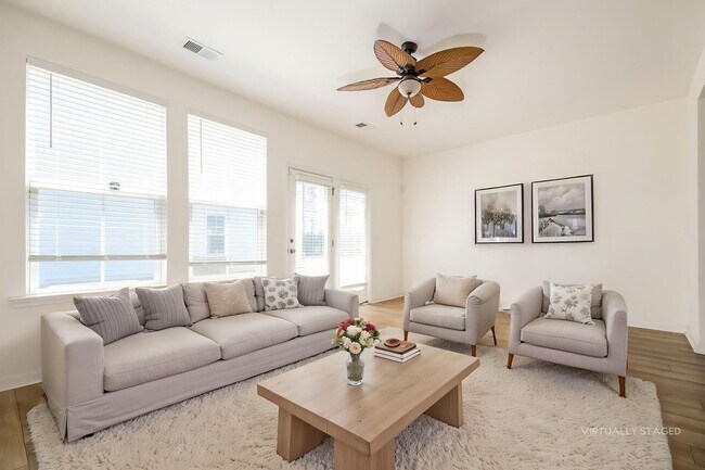 Foto del edificio - 438 Trotters Ln