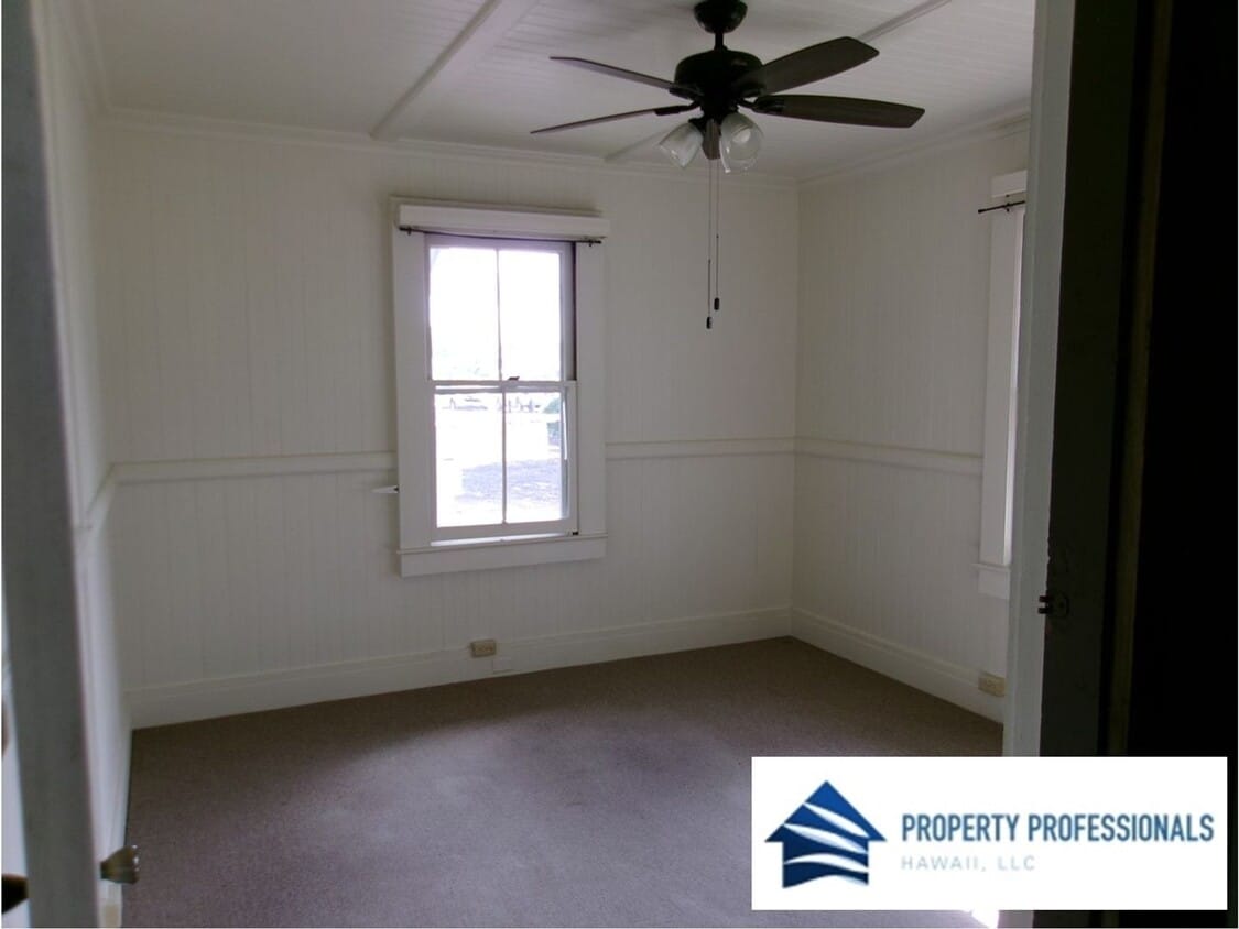 Building Photo - HILO!