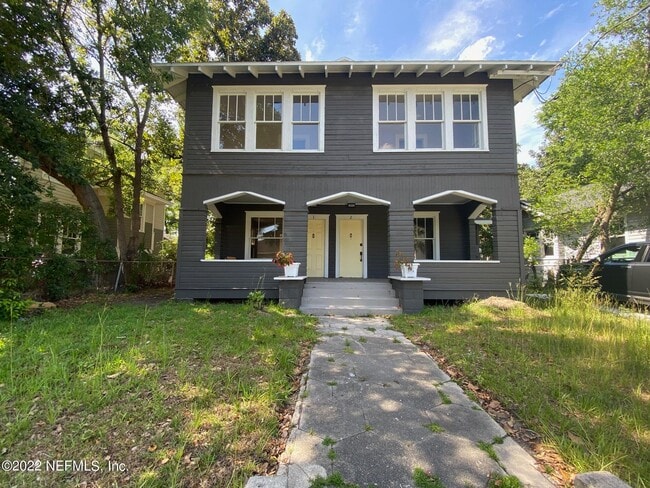 Building Photo - 2561 Rosselle St