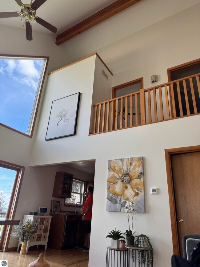 Foto del edificio - 302 S Lake Dr