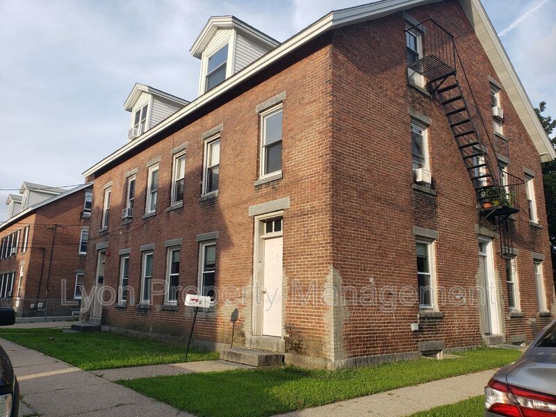 Primary Photo - 1 Grant Ave