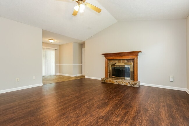 Building Photo - 225 River Birch Dr