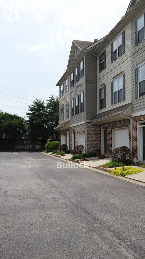 Foto principal - 3254 Tucker Pointe Dr