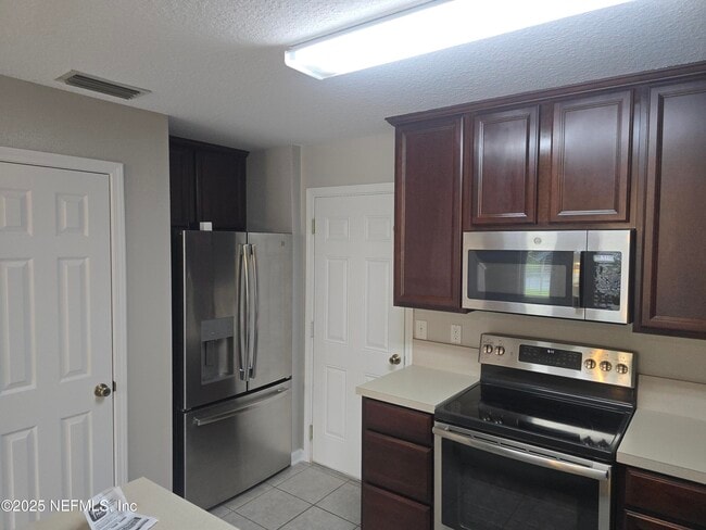 Building Photo - 1500 Calming Water Dr