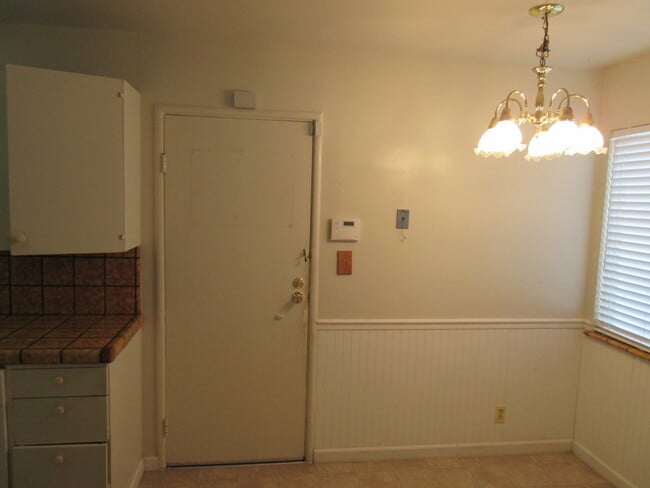 Building Photo - Comfortable  Foothill Farms Home near schools, parks, theatre, and Hwy 80.