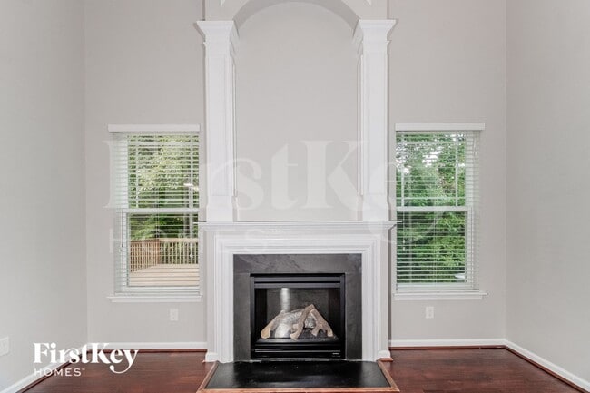 Building Photo - 2675 Lamplight Cir