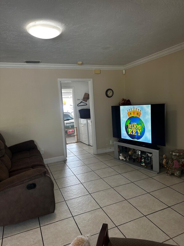 Foto del edificio - 7202 Bounty Dr
