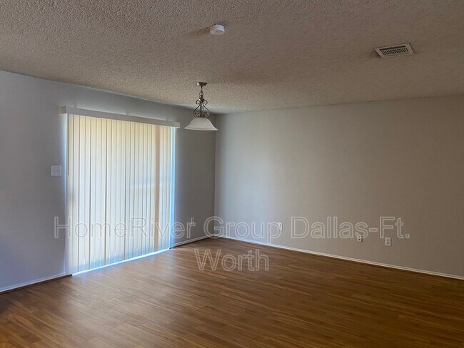 Building Photo - 4840 Trail Hollow Dr
