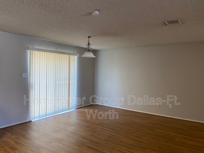 Foto del edificio - 4840 Trail Hollow Dr