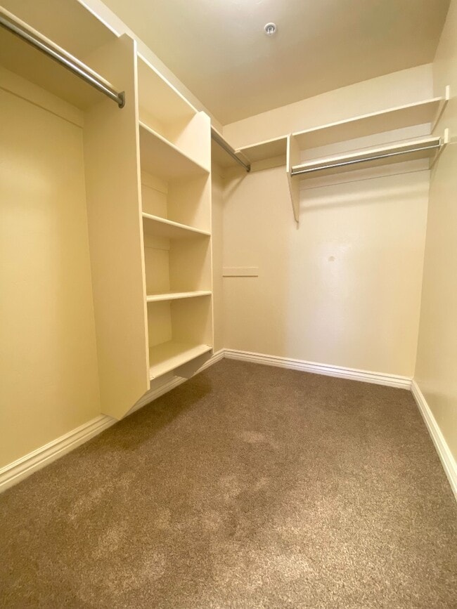 Building Photo - 581 S 2220 W