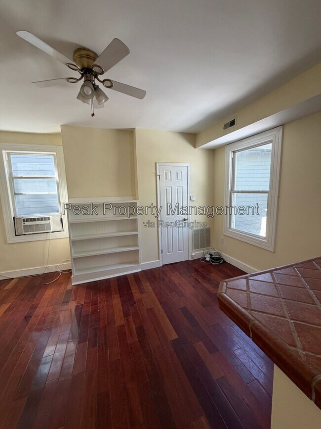 Foto del edificio - 3120 Parkwood Ave