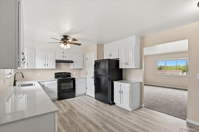 Foto del edificio - 1482 Youngfield St