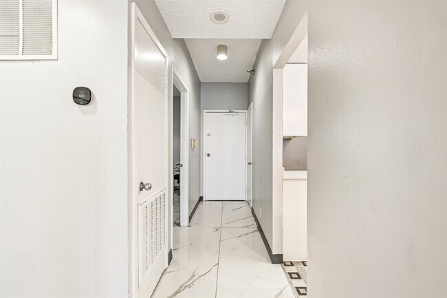 Foto del edificio - 7700 Seawall Blvd