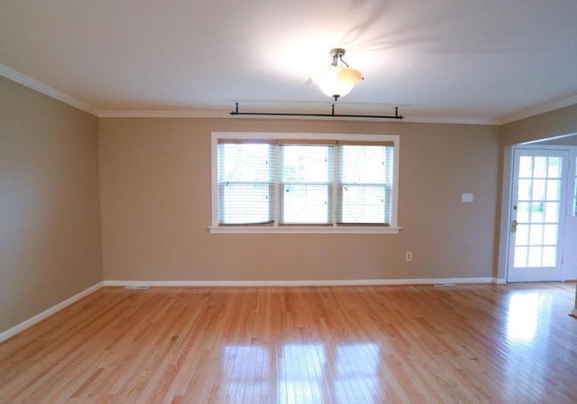 Building Photo - 8116 Bright Meadows Ln