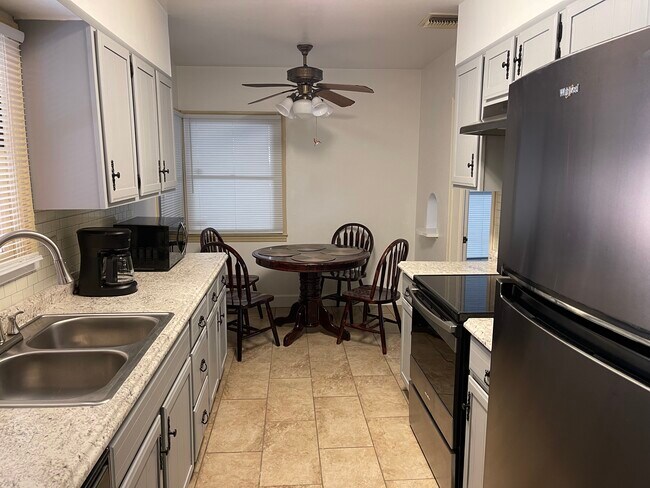 Foto del edificio - 2605 E Princeton Ave